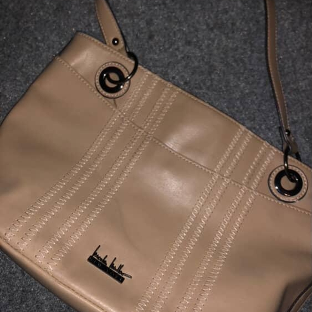 Elegant Tan Shoulder Bag
